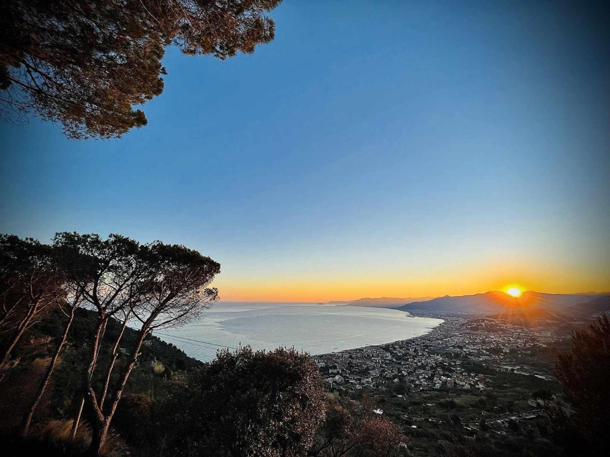 Cipriani 5 Rivieraholiday Pietra Ligure Kültér fotó