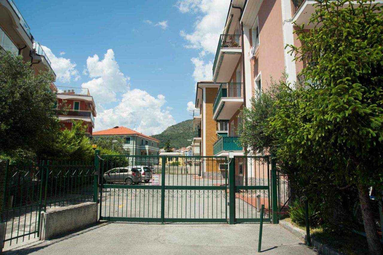 Cipriani 5 Rivieraholiday Pietra Ligure Kültér fotó