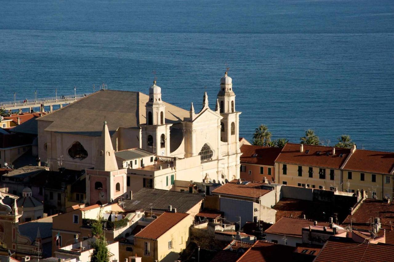 Cipriani 5 Rivieraholiday Pietra Ligure Kültér fotó